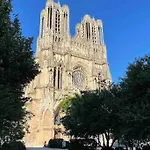 Apartment Superbe Loft 100m2 Proche Cathedrale Avec Parking Reims
