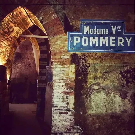 Superbe Loft 100m2 Proche Cathedrale Avec Parking * Reims